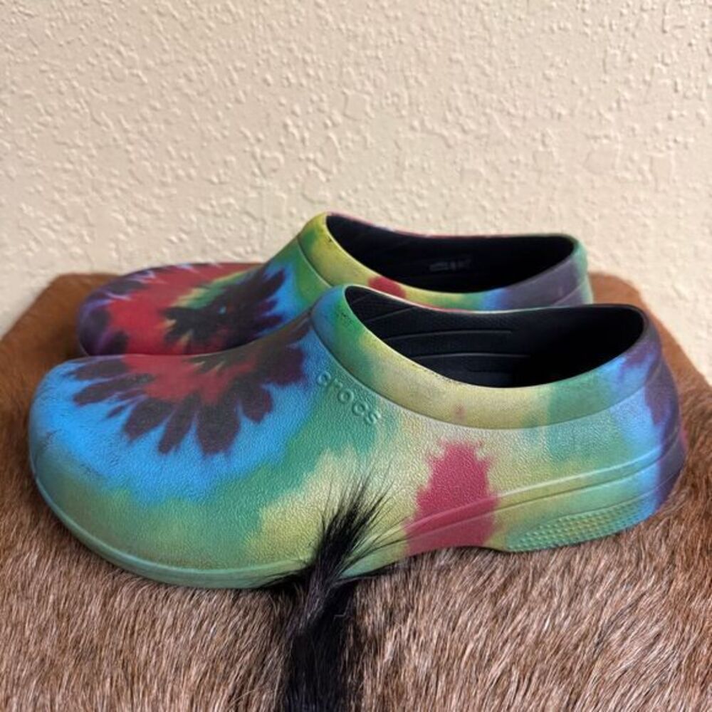 Crocs M8 W10 On The Clock Tie Dye Graphic Dual Comfort Work Clog Hipster Groovy